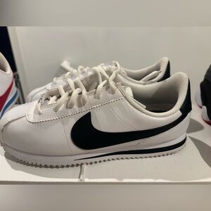 Nike Classic White and Black Trainers